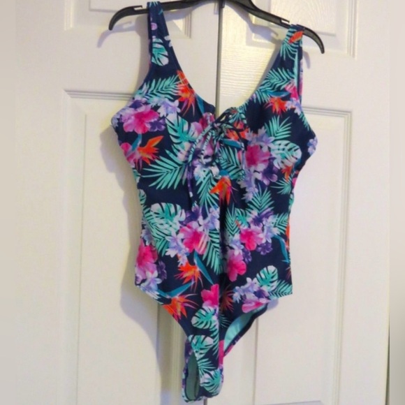 NWT Tropical 🏝️ Beautiful Summer Swimsuit - Picture 1 of 7